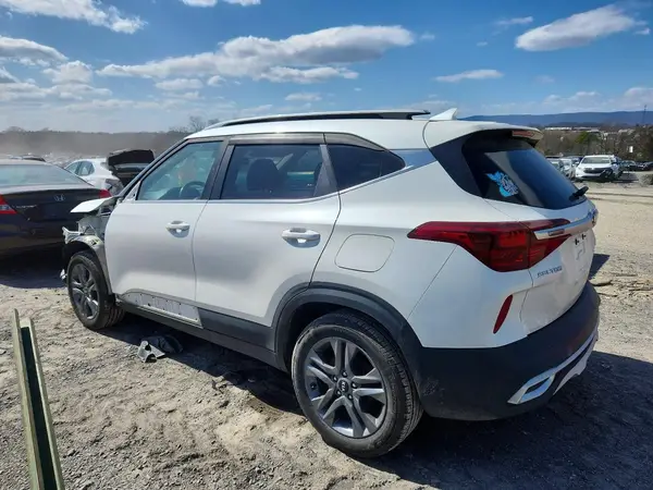 KNDEUCAA2M7178637 2021 KIA SELTOS - Image 2
