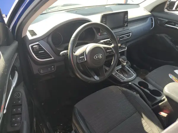 KNDEUCAA2M7231238 2021 KIA SELTOS - Image 8