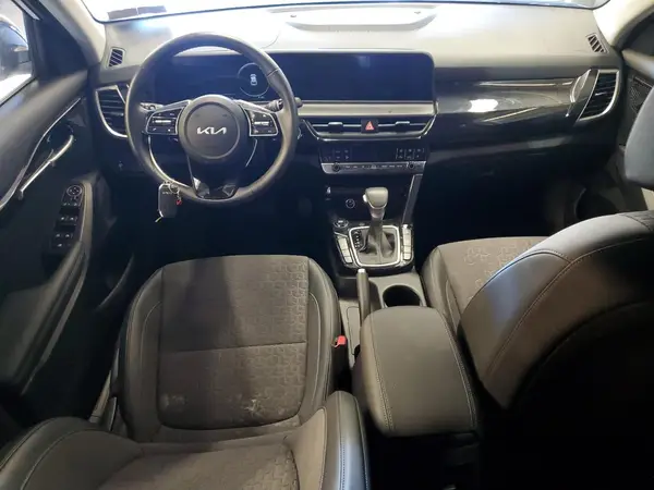 KNDEUCAA2R7548301 2024 KIA SELTOS - Image 8