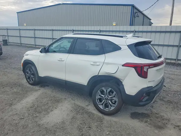 KNDEUCAA2R7562098 2024 KIA SELTOS - Image 2