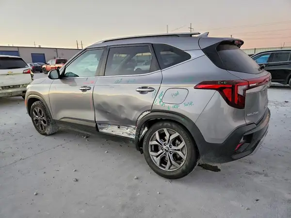 KNDEUCAA2R7621814 2024 KIA SELTOS - Image 2