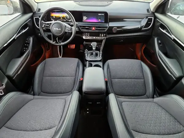 KNDEUCAA2R7621814 2024 KIA SELTOS - Image 8