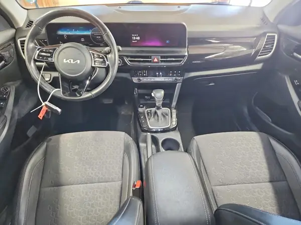 KNDEUCAA2R7660449 2024 KIA SELTOS - Image 8