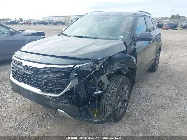 KNDEUCAA2S7701183 2025 KIA SELTOS - Image 2
