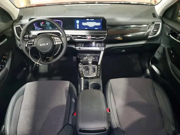 KNDEUCAA2S7702513 2025 KIA SELTOS - Image 8