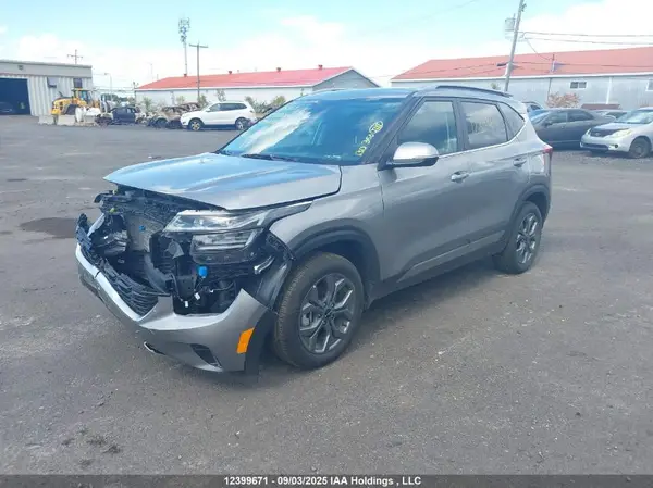 KNDEUCAA2S7795498 2025 KIA SELTOS - Image 2