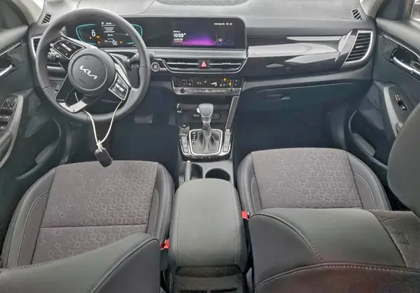KNDEUCAA2T7851439 2026 KIA SELTOS - Image 8