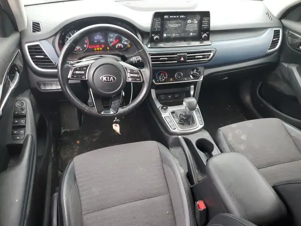 KNDEUCAA3M7043327 2021 KIA SELTOS - Image 8