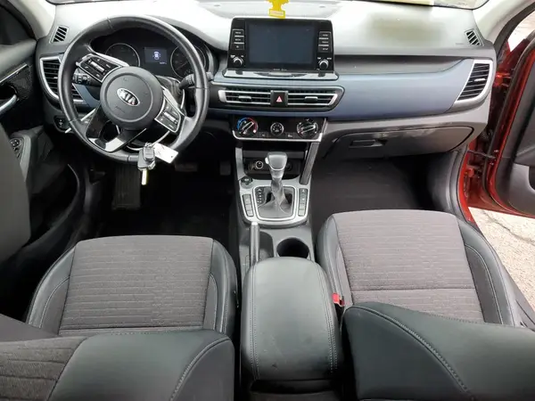 KNDEUCAA3M7081009 2021 KIA SELTOS - Image 8