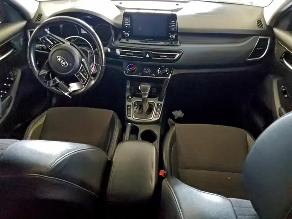 KNDEUCAA3M7082600 2021 KIA SELTOS - Image 8
