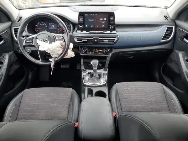 KNDEUCAA3M7120794 2021 KIA SELTOS - Image 8