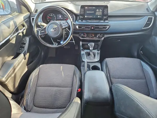 KNDEUCAA3M7125655 2021 KIA SELTOS - Image 8