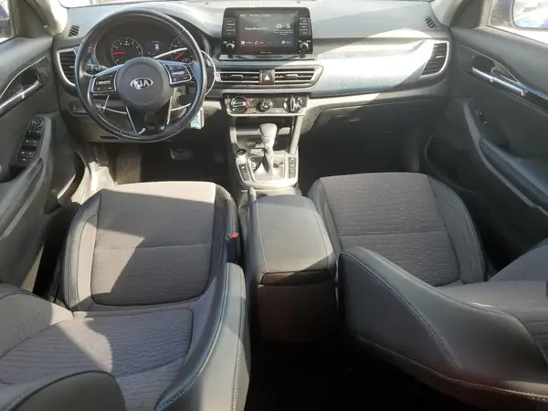 KNDEUCAA3M7128829 2021 KIA SELTOS - Image 8