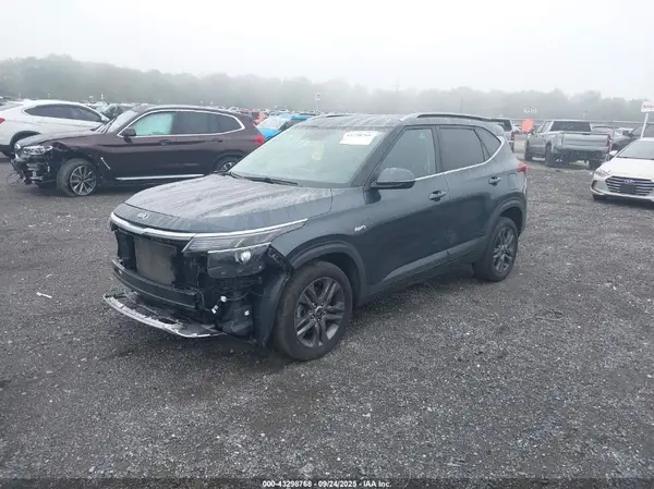 KNDEUCAA3M7147137 2021 KIA SELTOS - Image 2