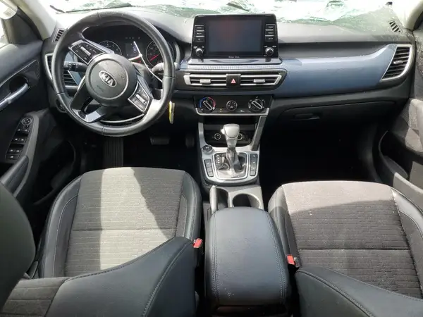 KNDEUCAA3M7148000 2021 KIA SELTOS - Image 8