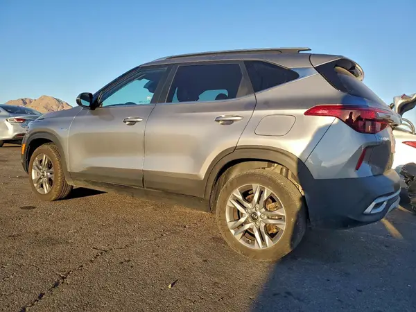 KNDEUCAA3M7148644 2021 KIA SELTOS - Image 2