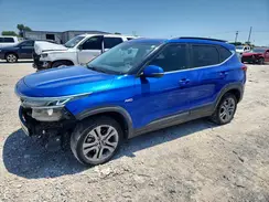 KNDEUCAA3M7174418 2021 KIA SELTOS