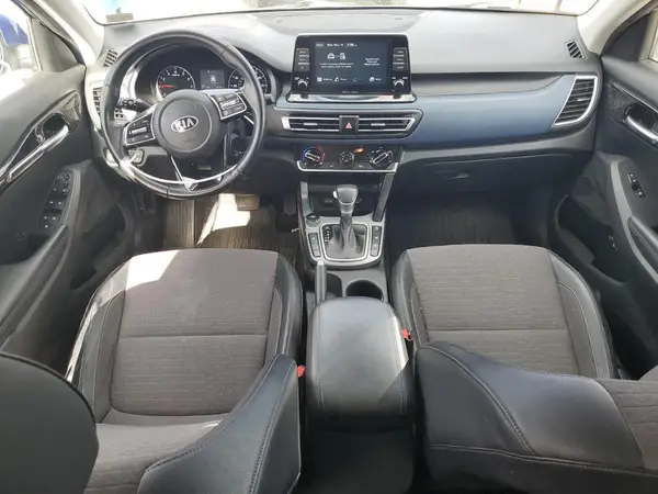 KNDEUCAA3M7176010 2021 KIA SELTOS - Image 8