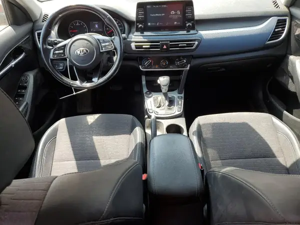 KNDEUCAA3M7177190 2021 KIA SELTOS - Image 8