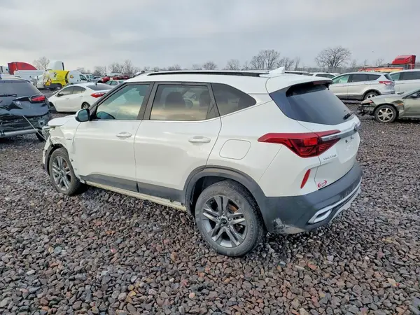 KNDEUCAA3M7187122 2021 KIA SELTOS - Image 2