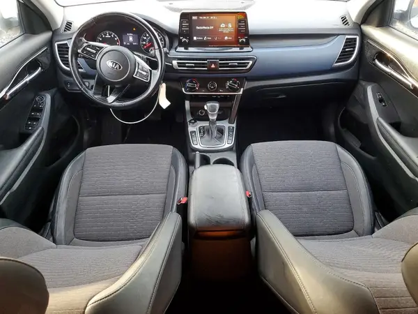 KNDEUCAA3M7187122 2021 KIA SELTOS - Image 8