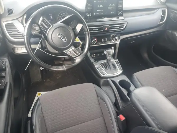 KNDEUCAA3M7196063 2021 KIA SELTOS - Image 8