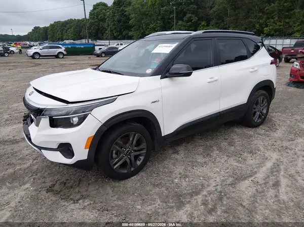KNDEUCAA3M7203108 2021 KIA SELTOS - Image 2