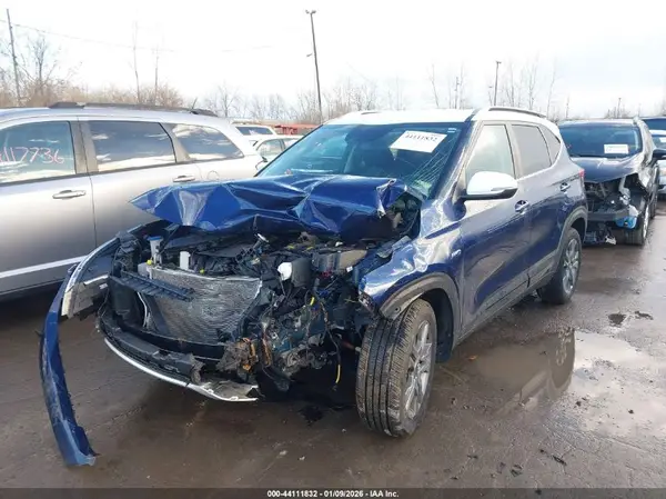 KNDEUCAA3M7226226 2021 KIA SELTOS - Image 2
