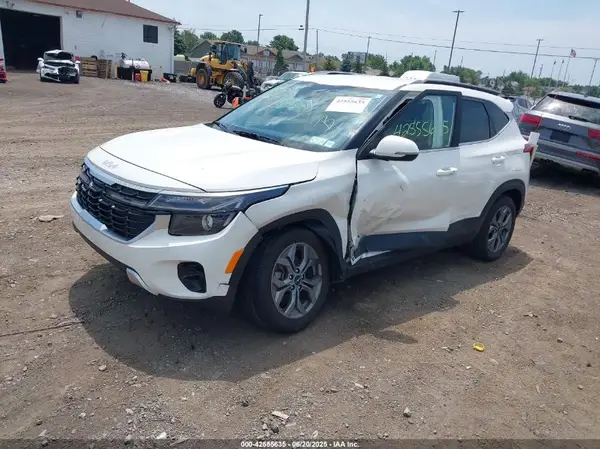 KNDEUCAA3R7532320 2024 KIA SELTOS - Image 2