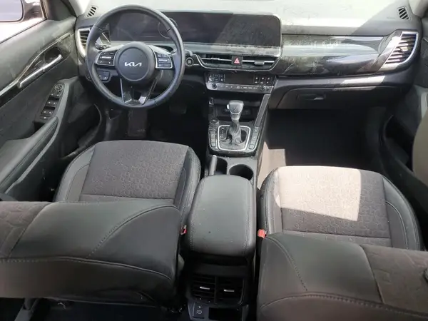 KNDEUCAA3R7613365 2024 KIA SELTOS - Image 8