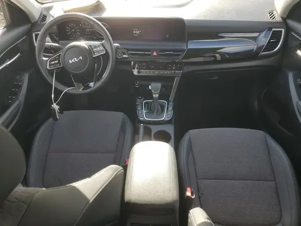 KNDEUCAA3R7625421 2024 KIA SELTOS - Image 8
