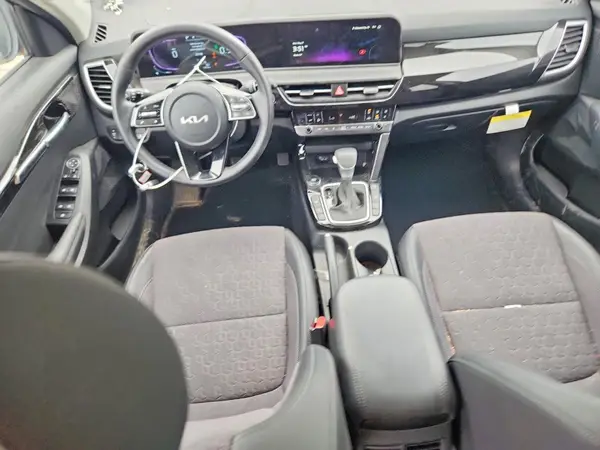 KNDEUCAA3S7813359 2025 KIA SELTOS - Image 8
