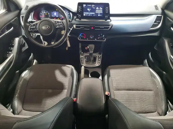 KNDEUCAA4M7073923 2021 KIA SELTOS - Image 8