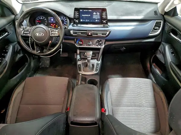KNDEUCAA4M7077566 2021 KIA SELTOS - Image 8