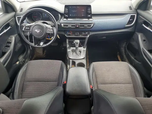 KNDEUCAA4M7079768 2021 KIA SELTOS - Image 8