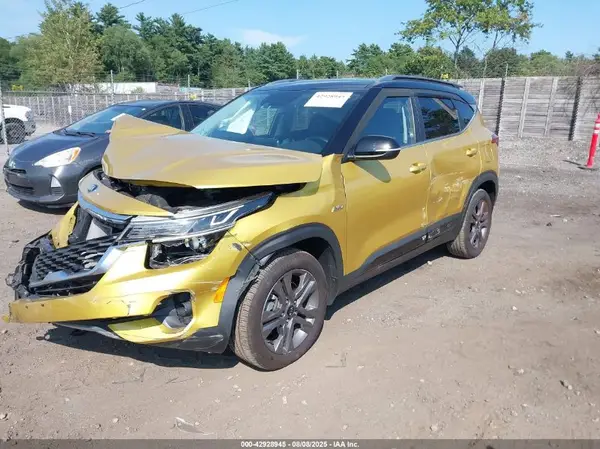 KNDEUCAA4M7115930 2021 KIA SELTOS - Image 2