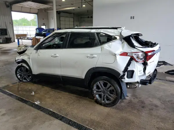 KNDEUCAA4M7138978 2021 KIA SELTOS - Image 2