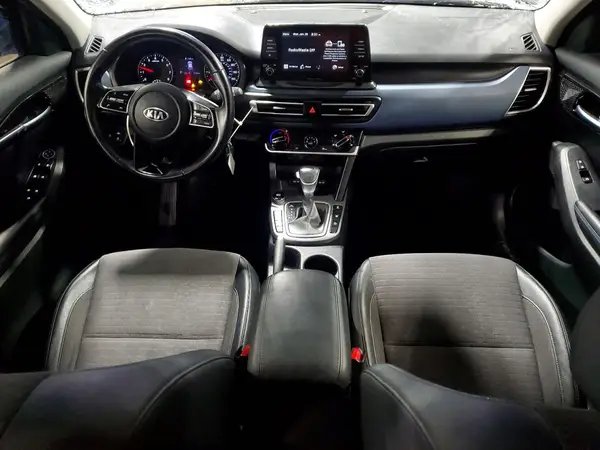 KNDEUCAA4M7156915 2021 KIA SELTOS - Image 8