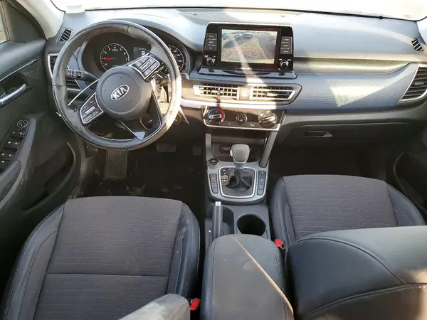 KNDEUCAA4M7160480 2021 KIA SELTOS - Image 8