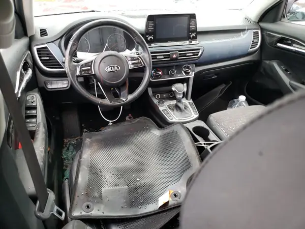 KNDEUCAA4M7186593 2021 KIA SELTOS - Image 8