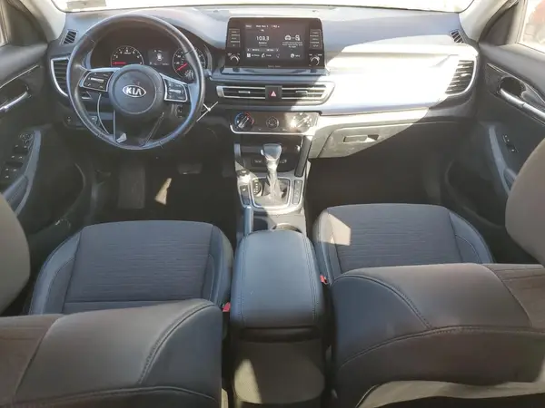 KNDEUCAA4M7207734 2021 KIA SELTOS - Image 8