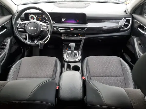 KNDEUCAA4R7472239 2024 KIA SELTOS - Image 8