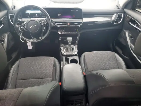 KNDEUCAA4R7475383 2024 KIA SELTOS - Image 8
