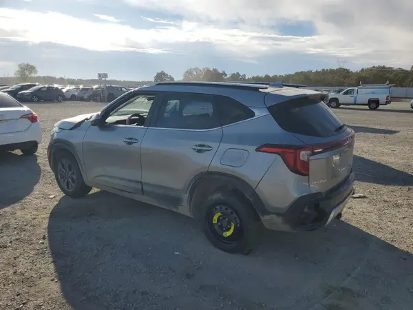 KNDEUCAA4R7524453 2024 KIA SELTOS - Image 2