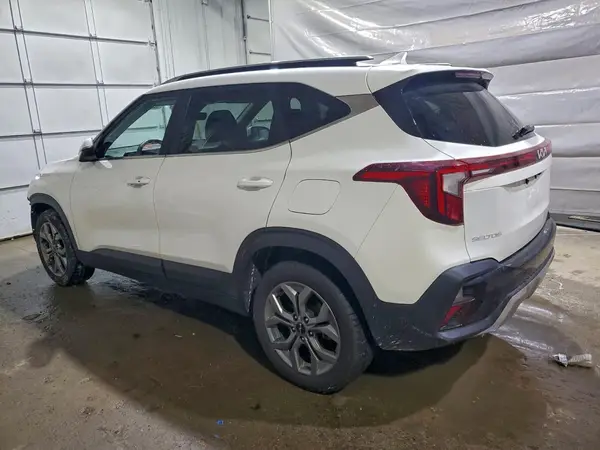 KNDEUCAA4R7525330 2024 KIA SELTOS - Image 2