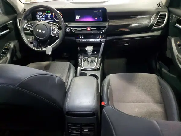 KNDEUCAA4R7584779 2024 KIA SELTOS - Image 8