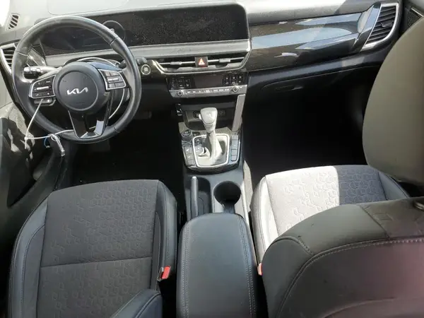 KNDEUCAA4R7585303 2024 KIA SELTOS - Image 8