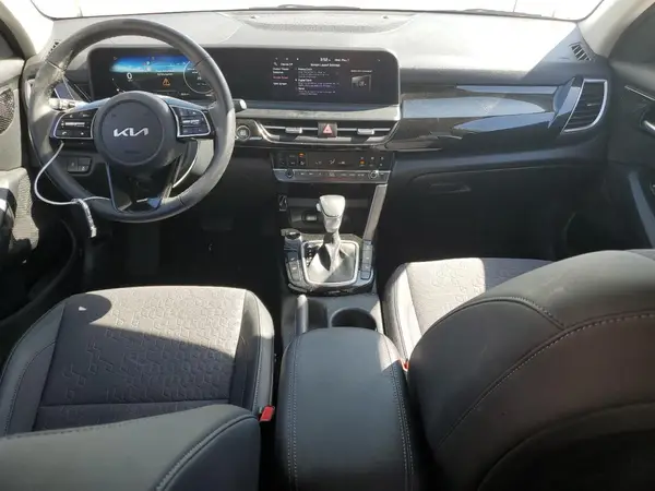 KNDEUCAA4R7623449 2024 KIA SELTOS - Image 8