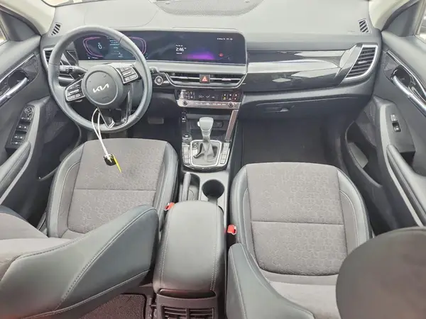 KNDEUCAA4S7682345 2025 KIA SELTOS - Image 8