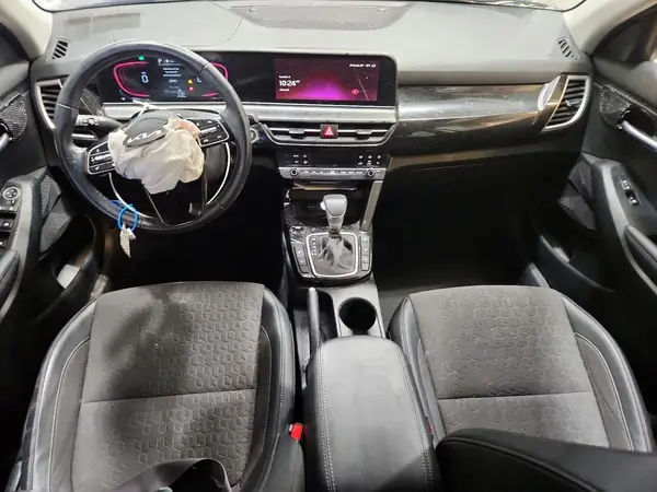 KNDEUCAA4S7685701 2025 KIA SELTOS - Image 8